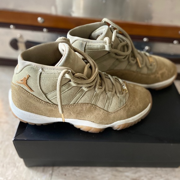 Jordan Shoes - Women’s Jordan 11 Retro